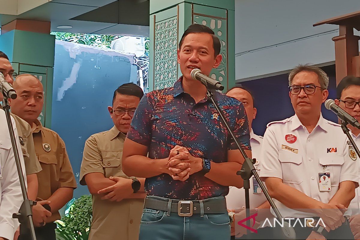 AHY states reducing road congestion is one objective of railway development