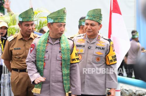 Chief of Police Inaugurates Red and White Precision Bridge in Riau, Strengthening Access to Education and Economy