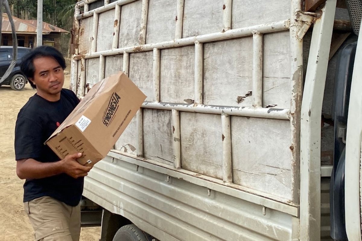 Se'Indonesia distributes 25,000 meal packages for Aceh flood victims