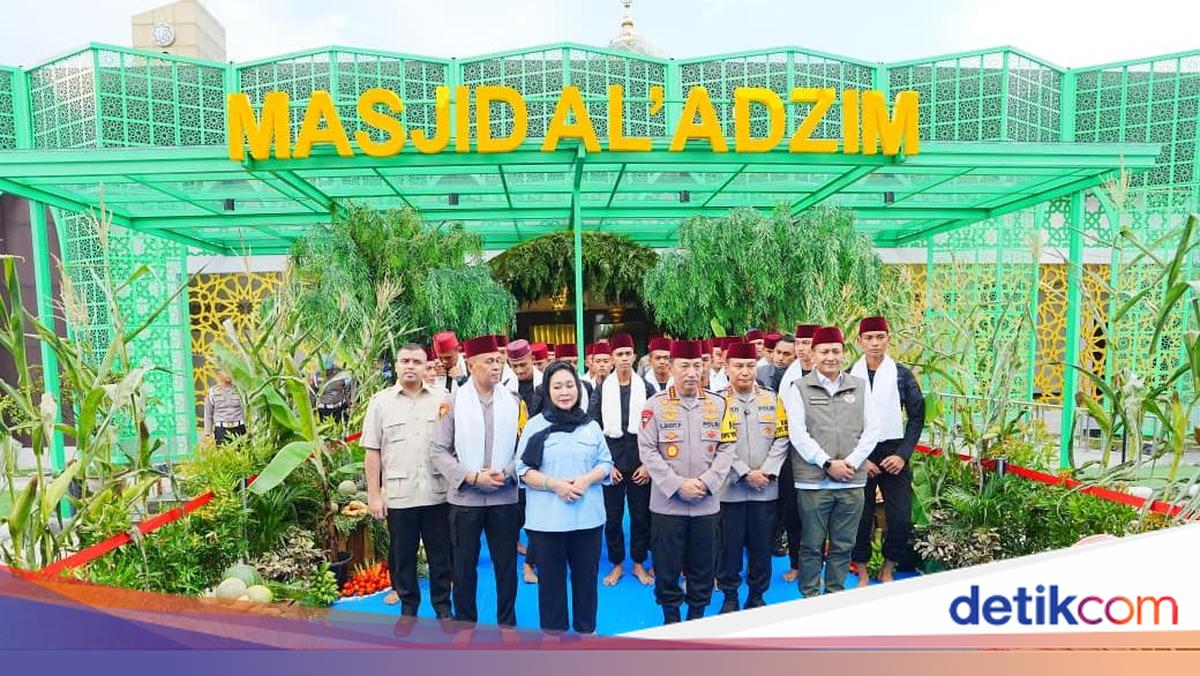 National Police Chief Inaugurates Riau Police Headquarters Mosque Renovation, Establishes Forest Fire Prevention and Online Taxi Task Forces