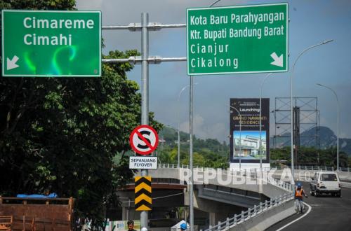 Cimahi Police Prepare Scheme to Address Traffic Congestion from One-Way Implementation on Trans Java Toll Road