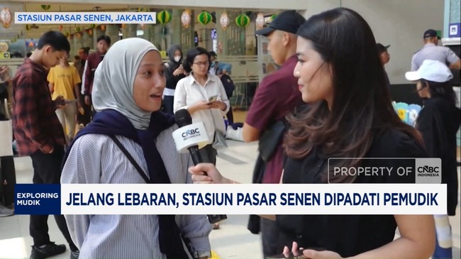 Video: Ahead of Eid, Pasar Senen Station Flooded with Homebound Travellers