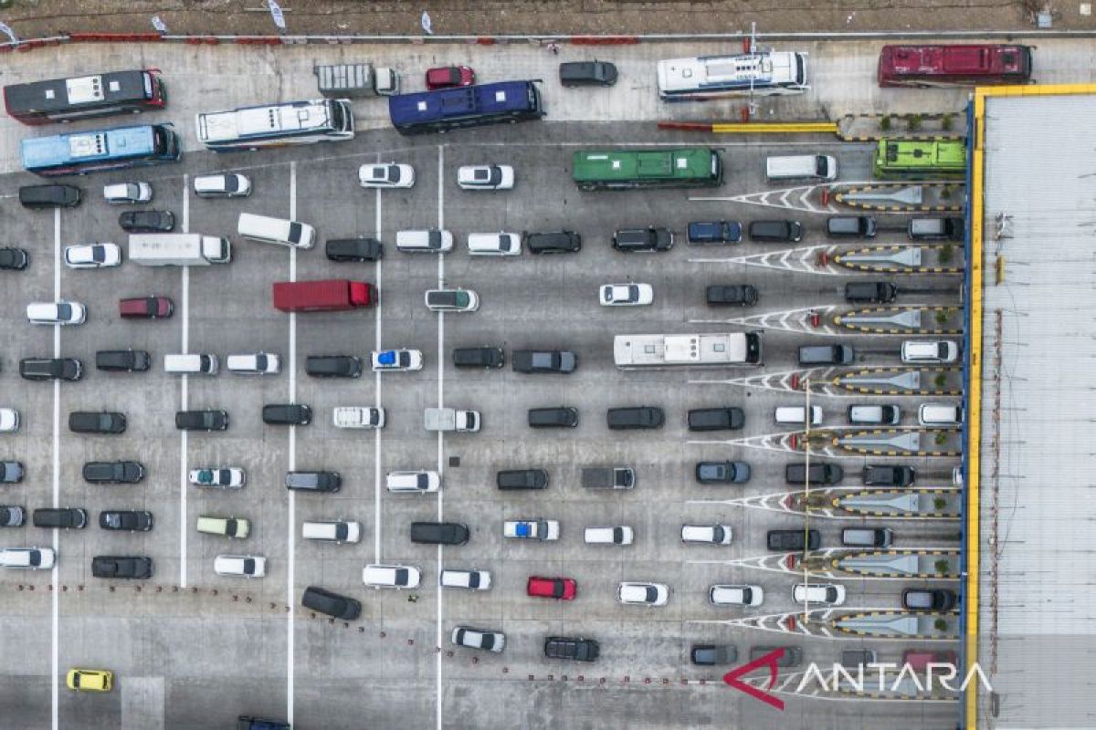 Phased Opening of Kalikangkung Toll Gate to Ease Eid Holiday Traffic Congestion