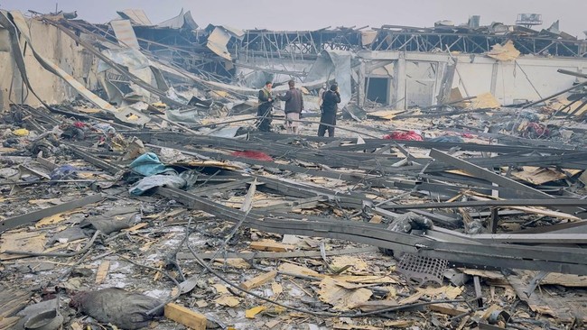 400 Dead as Hospital Bombed; Afghanistan Accuses Pakistan