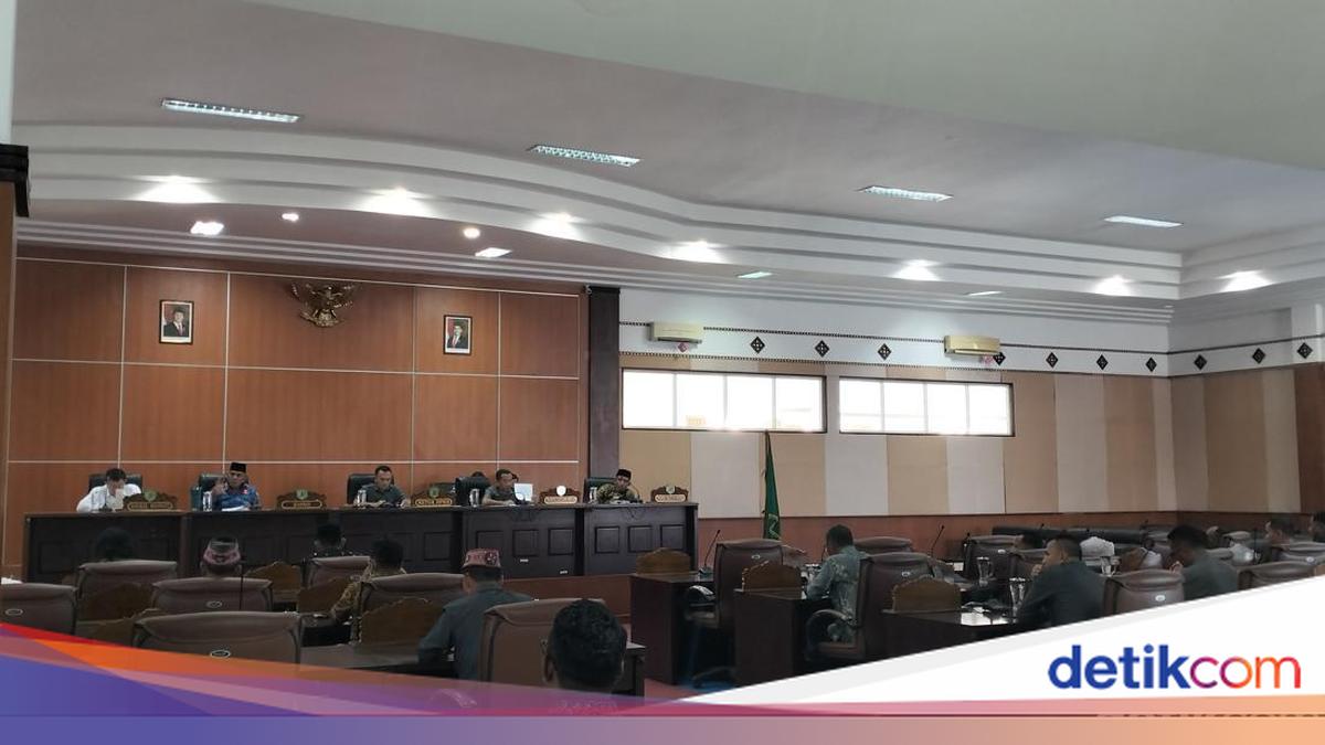 District Parliament Urges Review of 1,000 Daily Visitor Quota for Komodo National Park