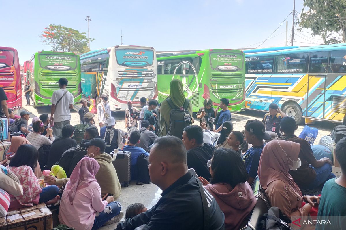 Jakarta West Mayor Urges Residents to Inform RT/RW Before Returning Home for Eid