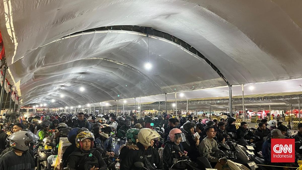 Surge in Homebound Travellers: 13,000 People Cross via Ciwandan Port on H-4 Eid