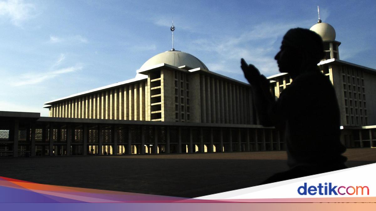 Thief Caught Red-Handed Stealing at Istiqlal Mosque During Iktikaf Worship