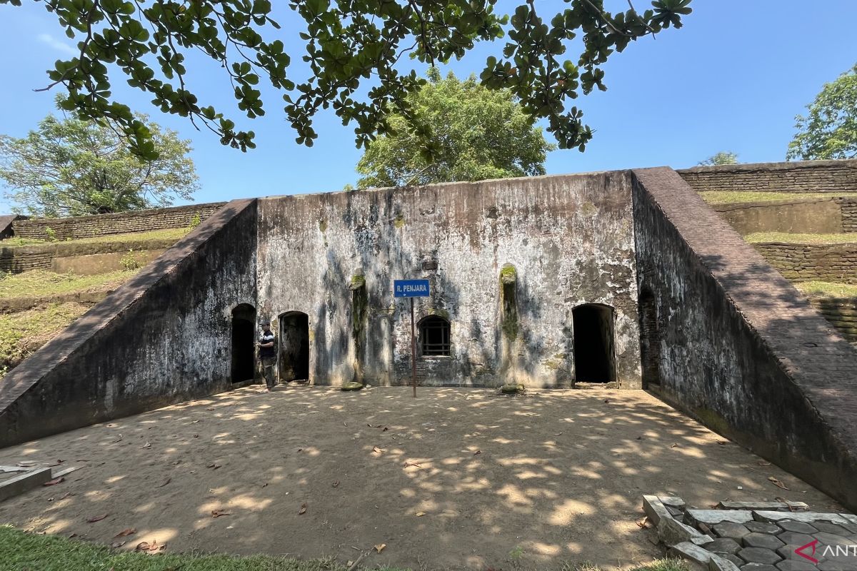 Pendem Fort in Cilacap: From Defence Fortification to Eid Holiday Attraction