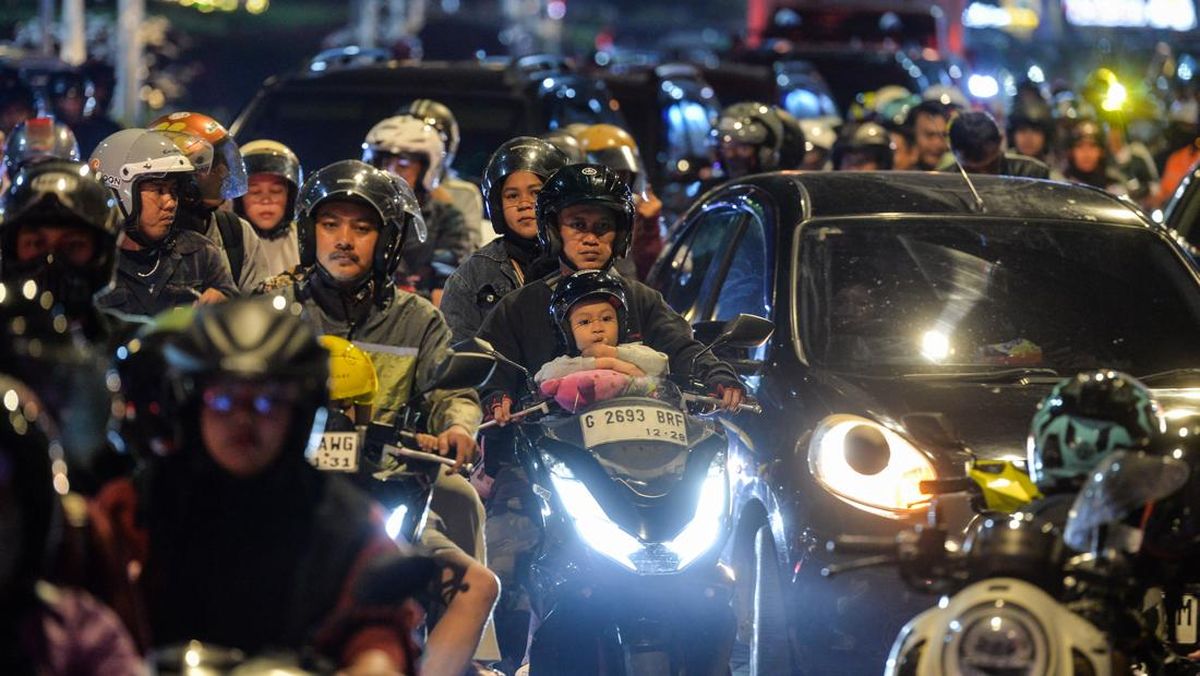 Scalper Tickets Fail to Scan, Homebound Traveller Stranded at Ciwandan Port