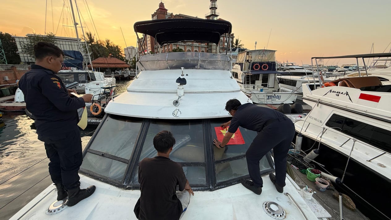 Customs Authority Inspects 82 Yachts at Batavia Marina, Import Licences Examined