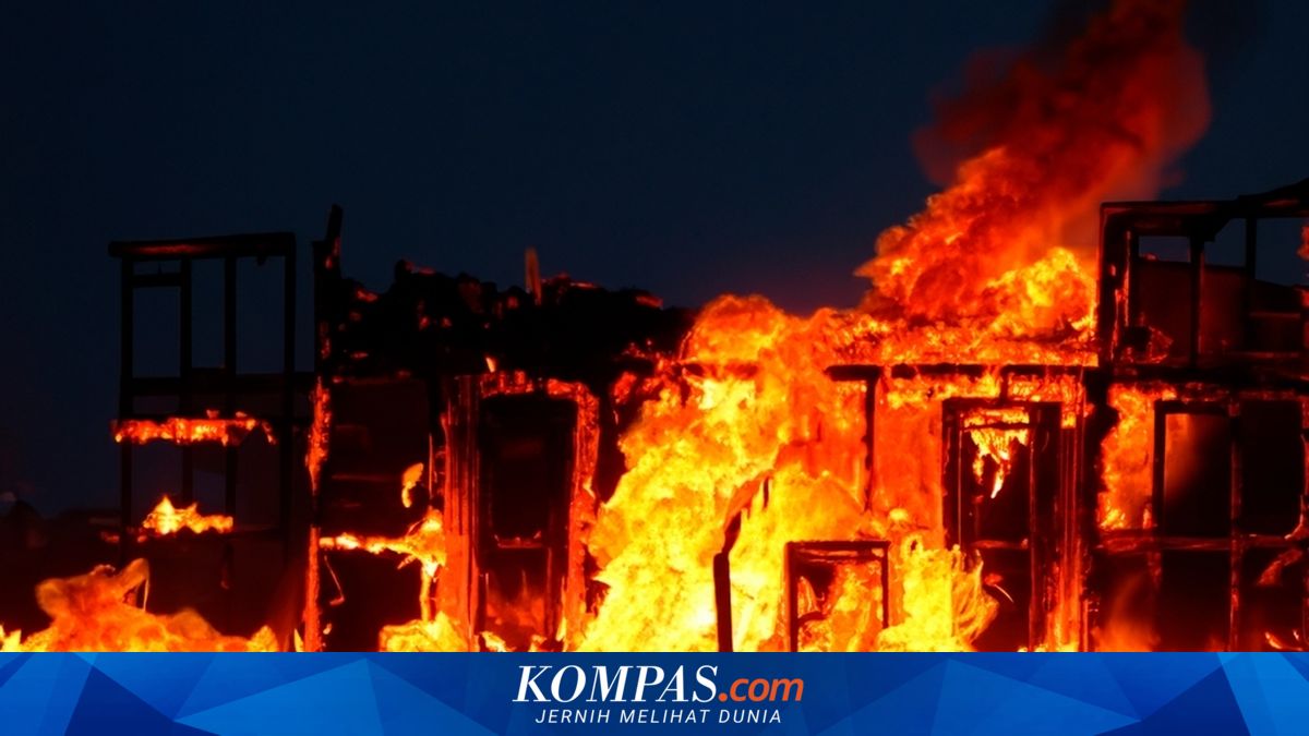 Bali House Restaurant in Serpong Destroyed by Fire, Suspected Electrical Short Circuit