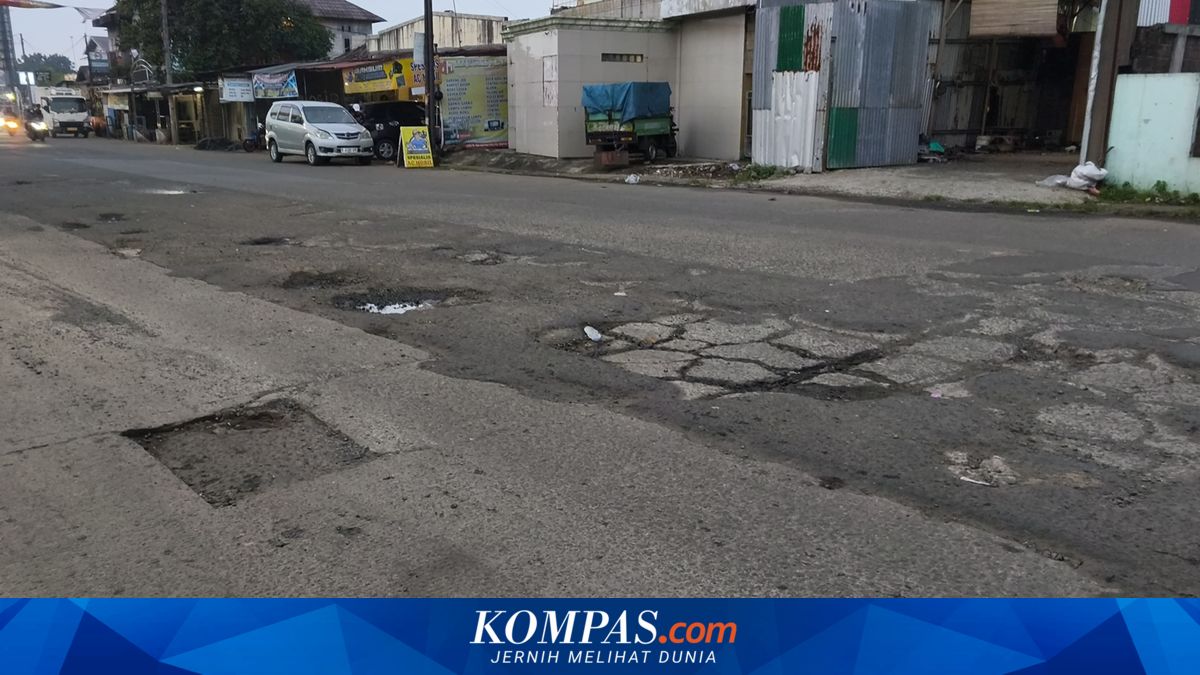 Eid Exodus: 1,554 Potholes in East Jakarta Repaired Ahead of Idul Fitri Holiday Rush