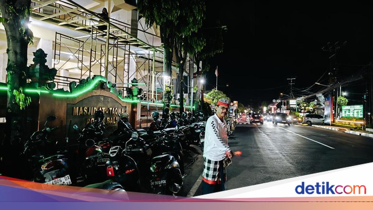 Upholding Difference, Pecalang Pride in Securing Worship at Mosque