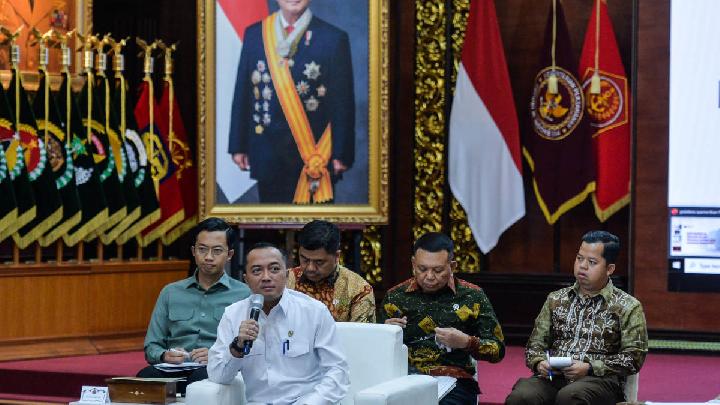 Indonesia Considers Salary Cuts for Ministers and MPs Amid Oil Supply Concerns
