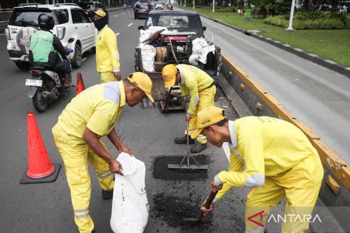 East Jakarta Administration Repairs Thousands of Potholes for Ramadan Exodus Comfort