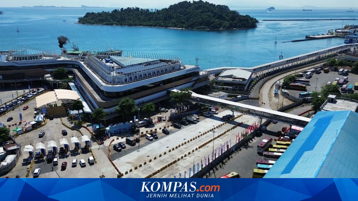 Gilimanuk Port Gridlocked for 45 Km While Merak Smooths Out – What's the Cause?