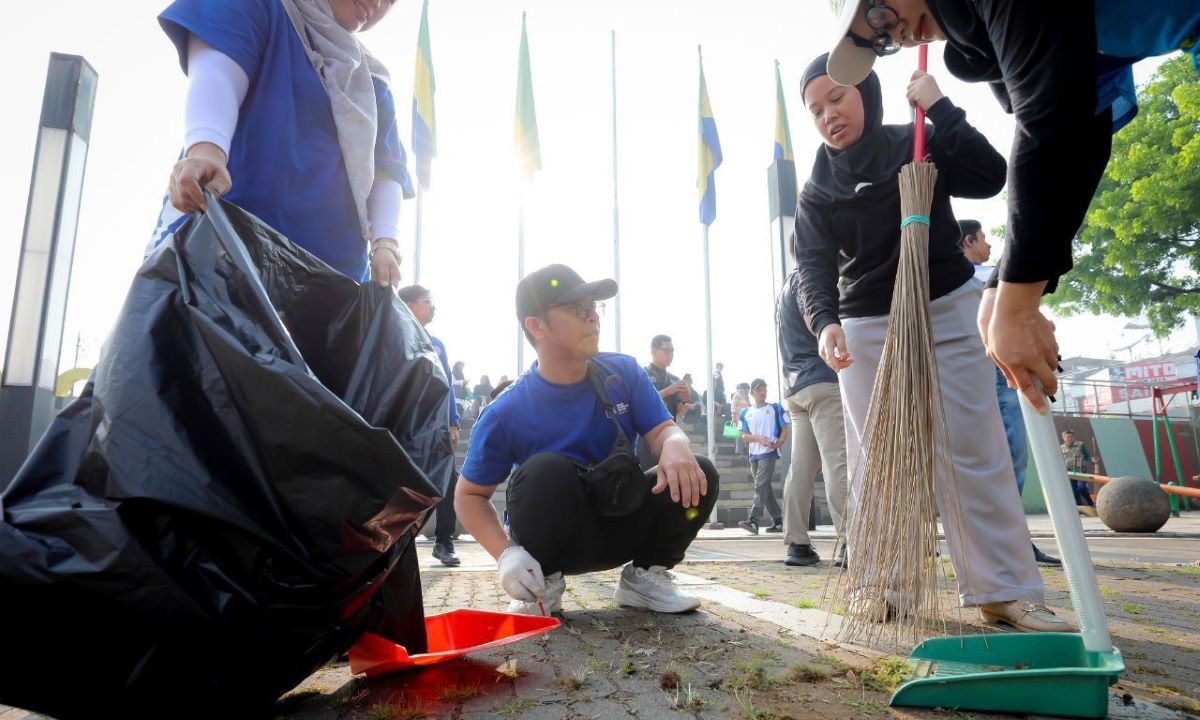 Bandung City Government Prepares for Eid al-Fitr with Mosque Areas and Pavements Cleaned Simultaneously