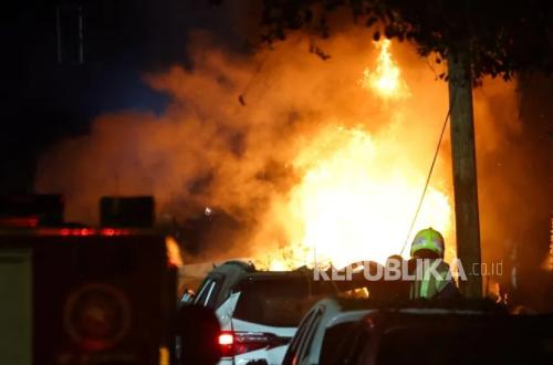 Iran Bombards Central Israel in Retaliation for Larijani's Death