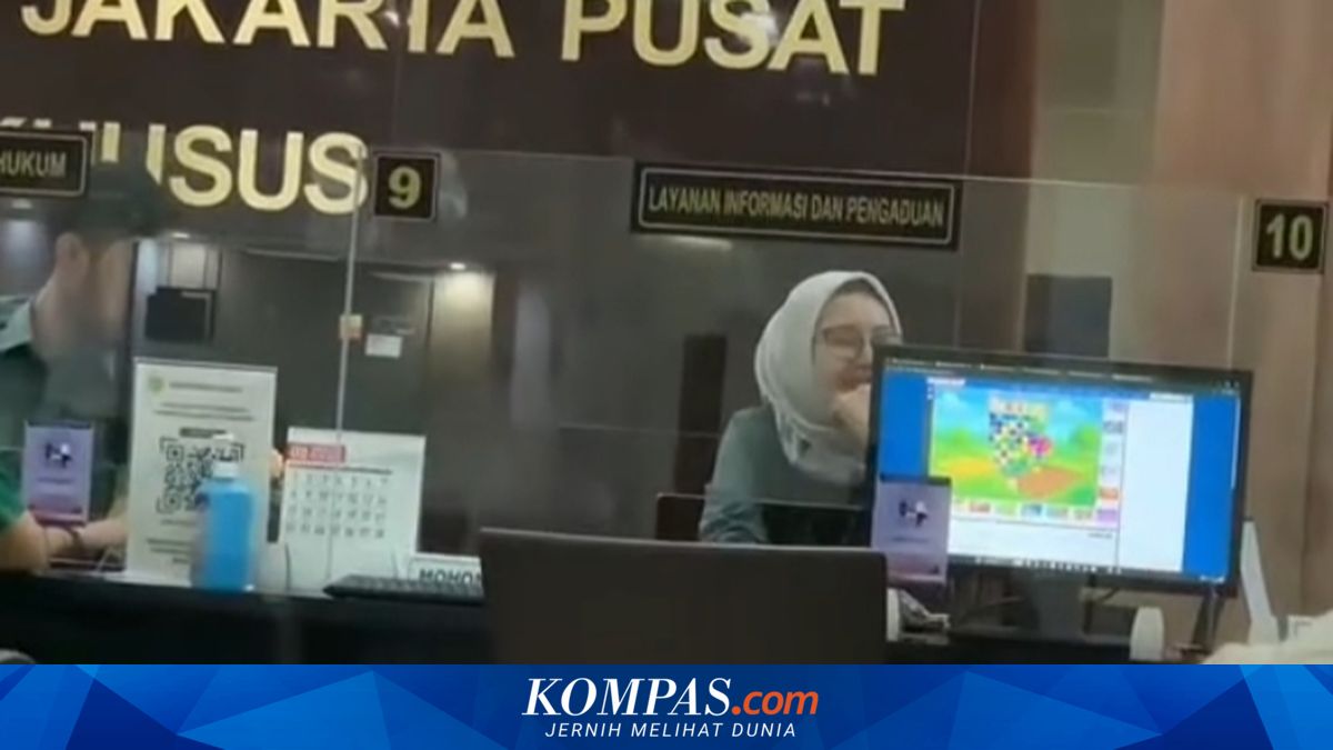 Viral Video of Central Jakarta District Court Integrated Service Counter Officer Allegedly Playing Game While on Duty
