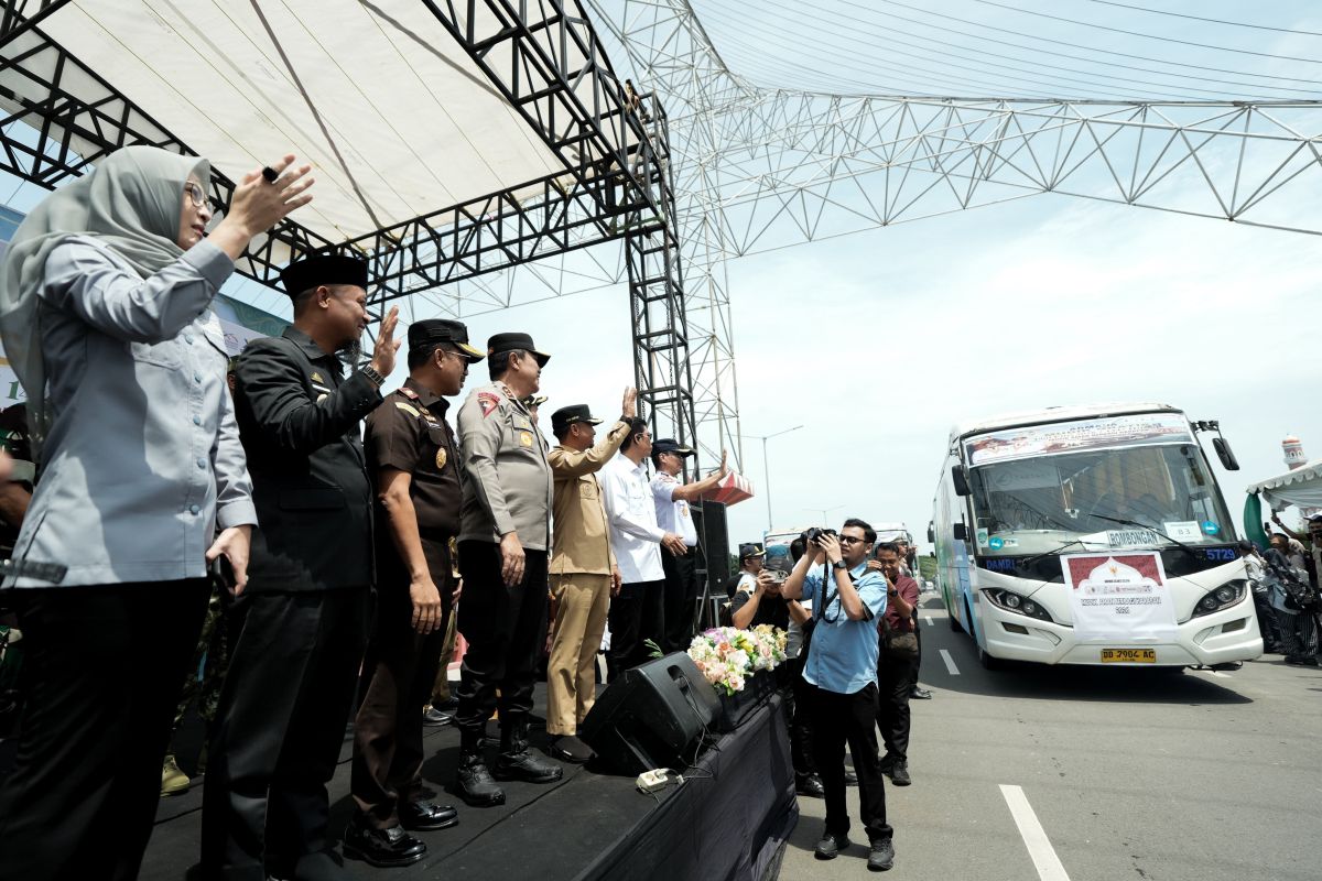 South Sulawesi Governor Reminds Eid Travellers to Adhere to Safety Regulations