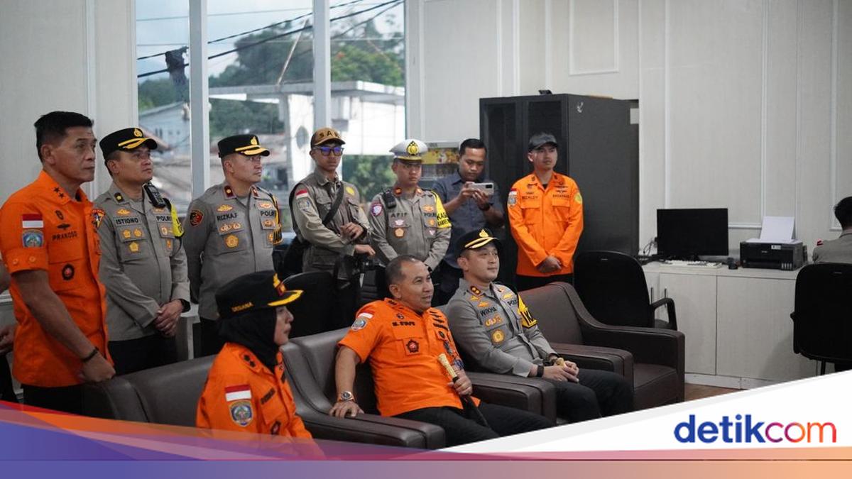 Head of National Search and Rescue Agency Inspects Eid Return Traffic Flow at Gadog Post in Bogor, Ensures Personnel Readiness