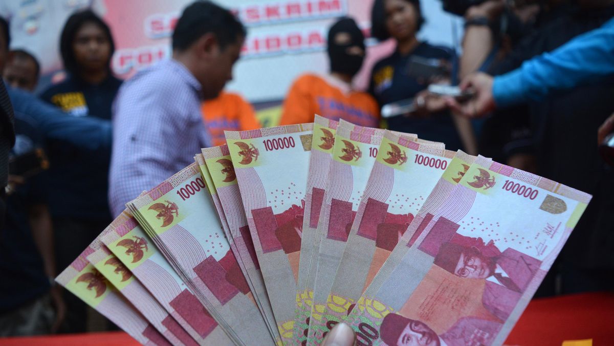 Police Bust Counterfeit Money Syndicate Ahead of Eid in West Java