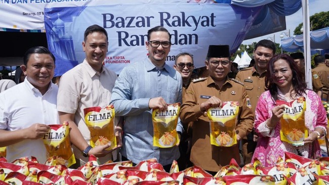 Top! Sinar Mas Land Holds Affordable Cooking Oil Bazaar in Banten and Bogor