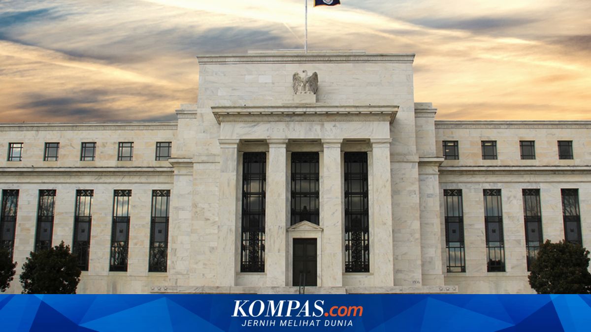 The Fed Expected to Hold Interest Rates, Stagflation Risks Emerge