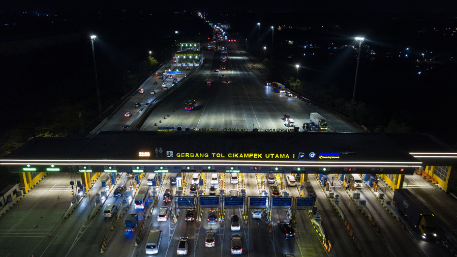 Contraflow and One-Way on Jakarta-Cikampek Toll Road Continue During Peak Eid Exodus in 2026