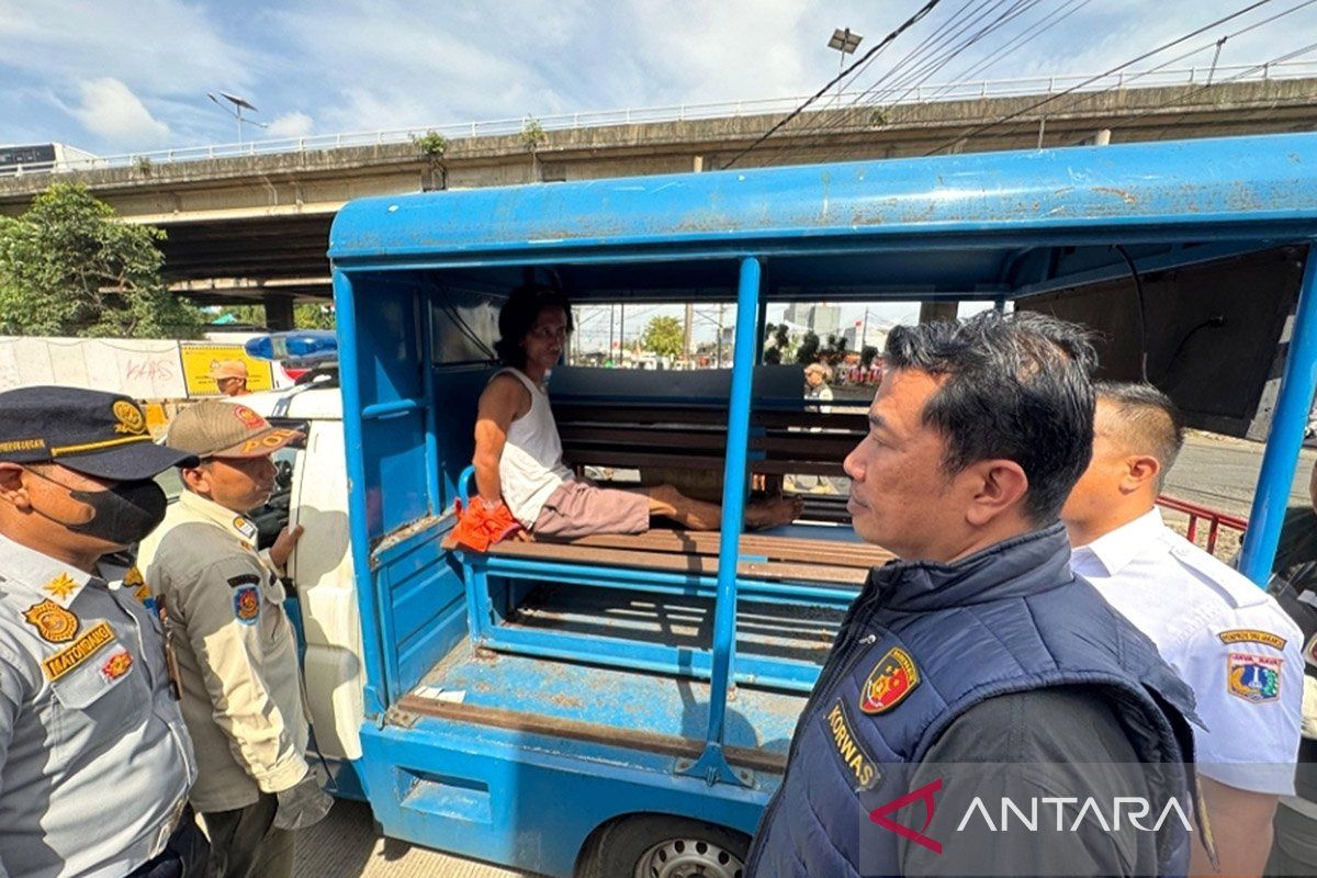 "Pak Ogah" Becomes the Most Captured Category of Social Welfare Service Recipients in West Jakarta