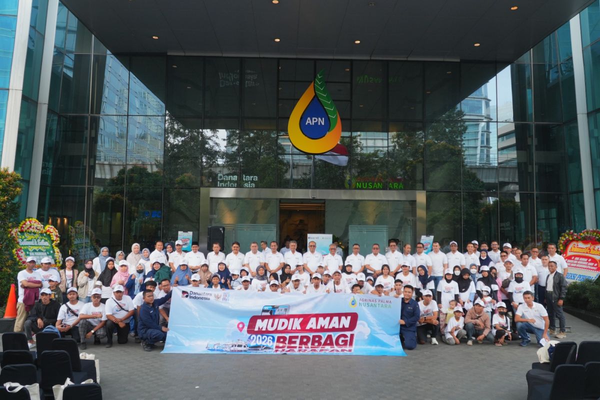 Agrinas transports hundreds of holidaymakers heading to Java and Sumatra