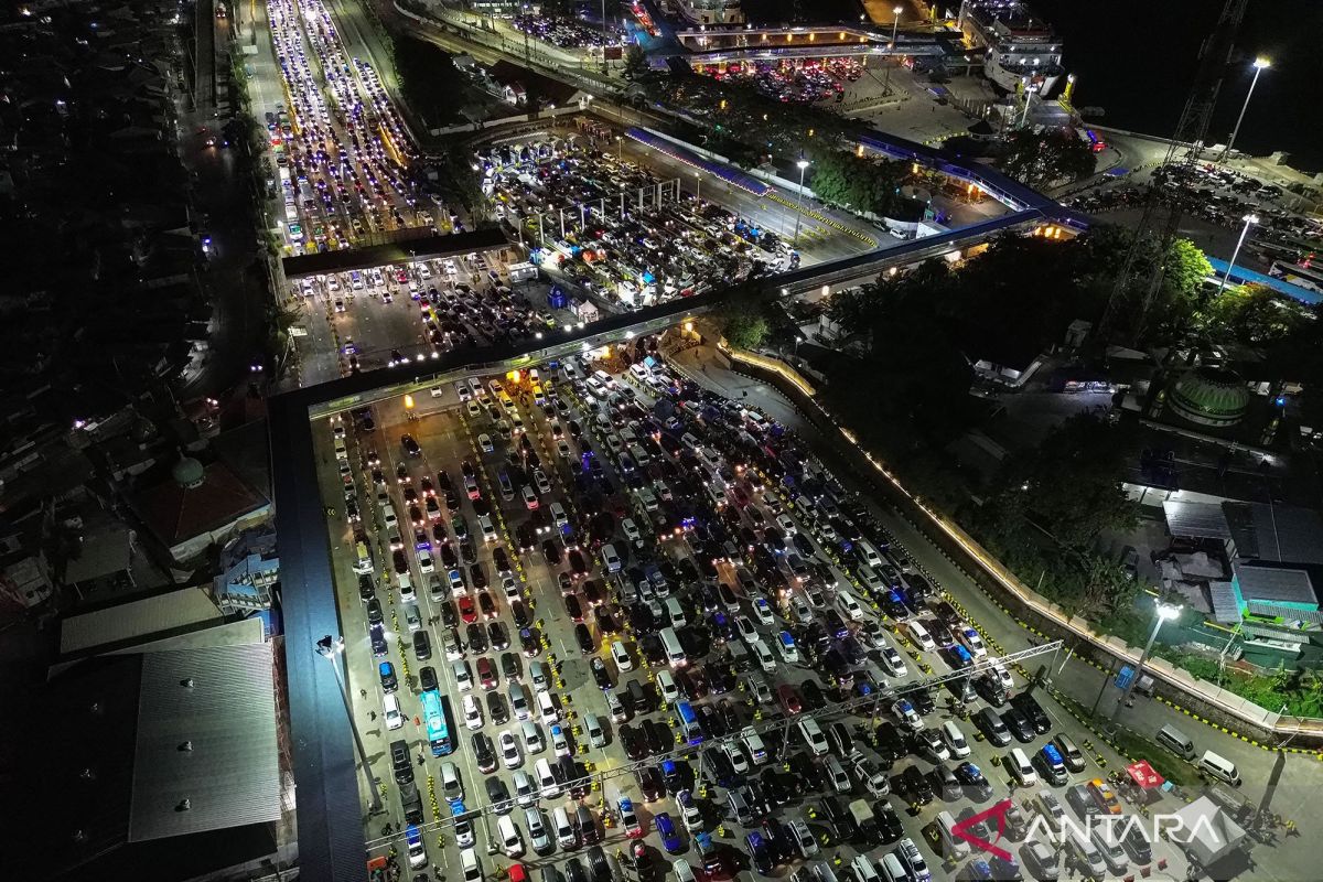 Peak exodus traffic at Merak Port expected two days before Eid