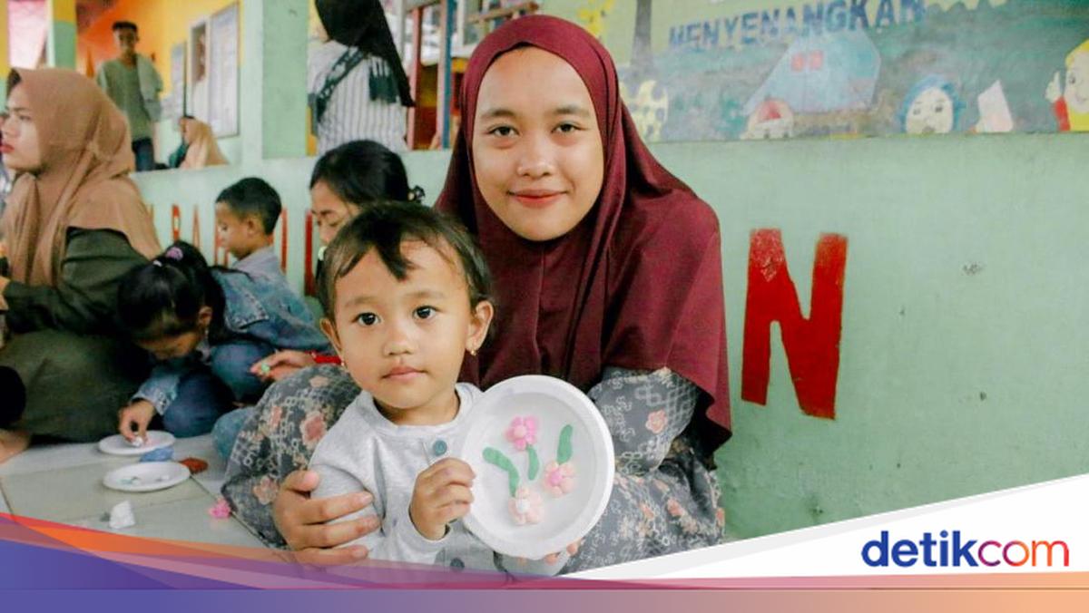 Ministry of Social Affairs' Centre Provides Free Haircuts for Brebes Disaster Victims