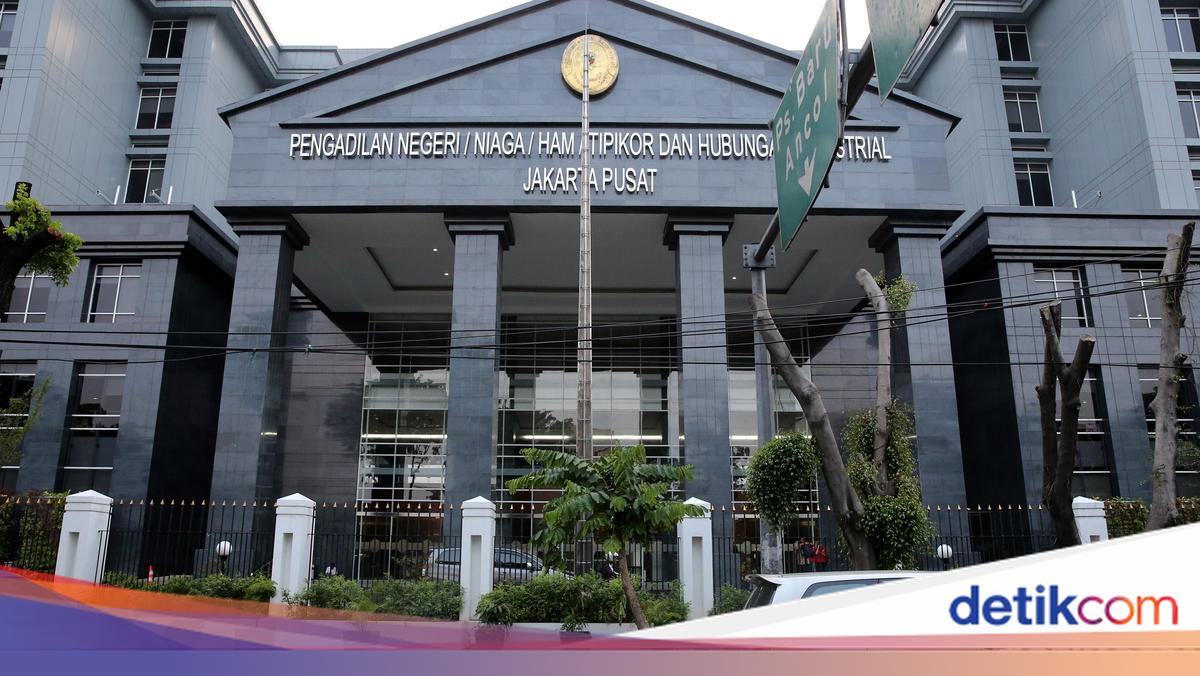 Central Jakarta District Court Investigates Viral Video of Officer Playing Game During Service Duty