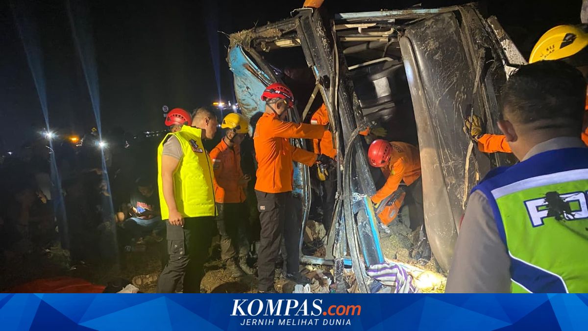 Lessons from the Zentrum Bus Accident: Rules for Overtaking on Toll Roads