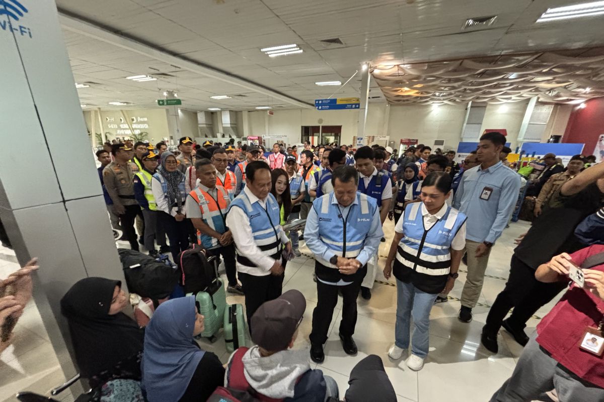 Deputy Minister of PANRB and Deputy Minister of Transportation Inspect Peak Eid Exodus at Tanjung Priok