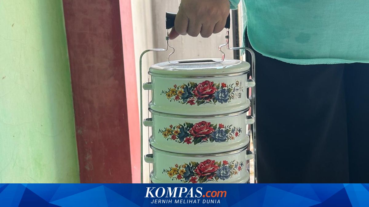 The Meaning of the Nyorog Tradition: Preserving Family Ties and Respecting Elders