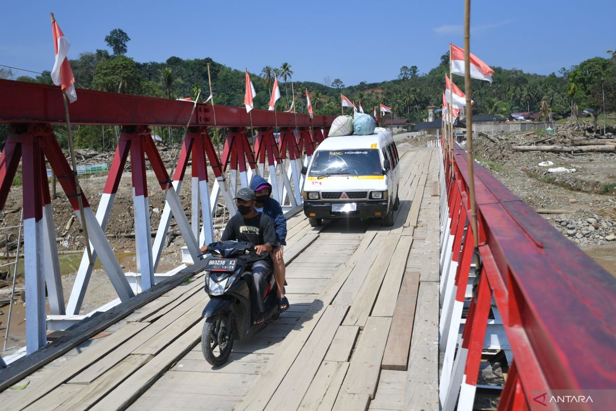 Tapanuli Selatan Regent Denies Rumours of Damage to Garoga Bailey Bridge