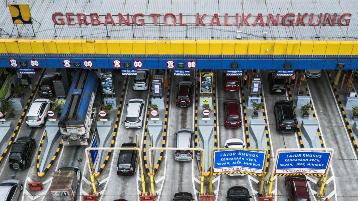 To Anticipate Vehicle Surge, Kalikangkung Toll Gate Implements Local One-Way System
