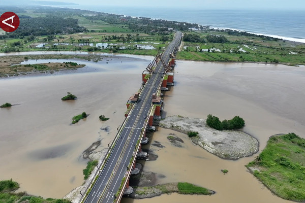Testing Indonesia's Longest Bridge During Mudik Travel via Pansela