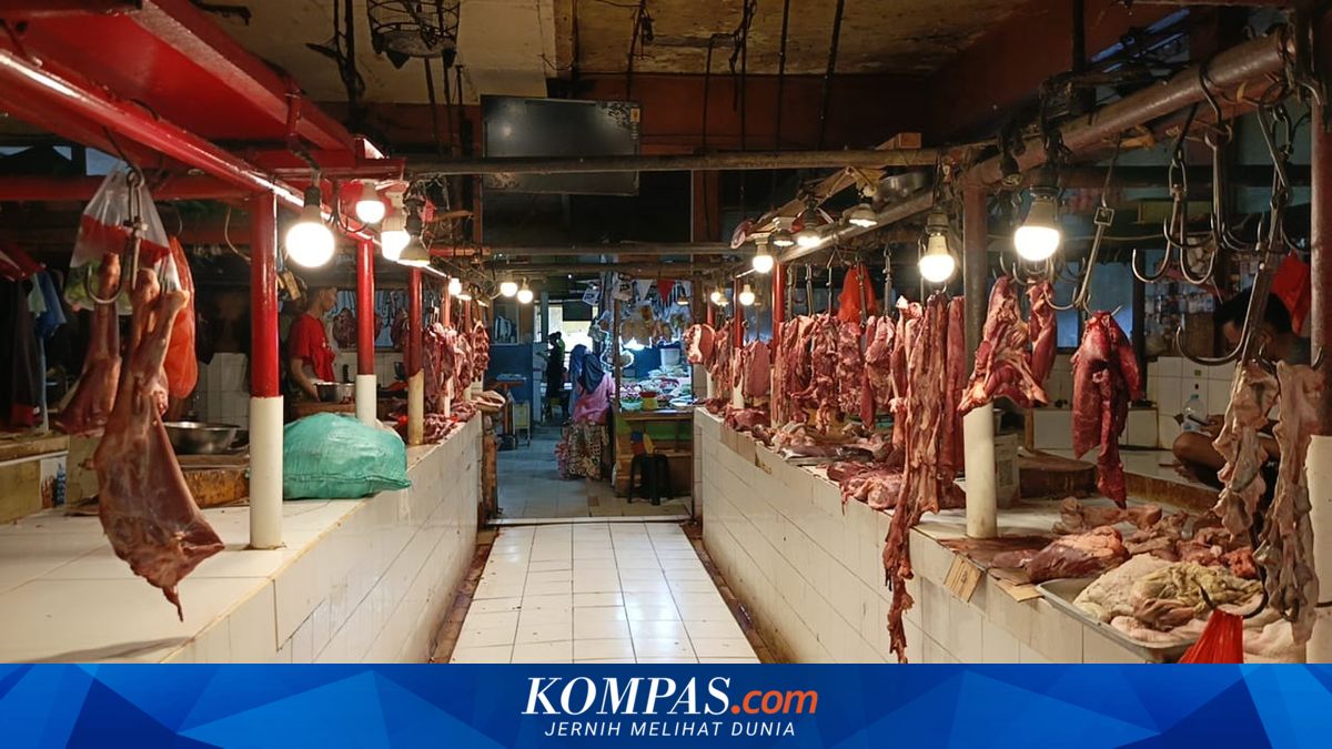 Ahead of Eid, Beef Prices at Tomang Market in West Jakarta Reach Rp 160,000