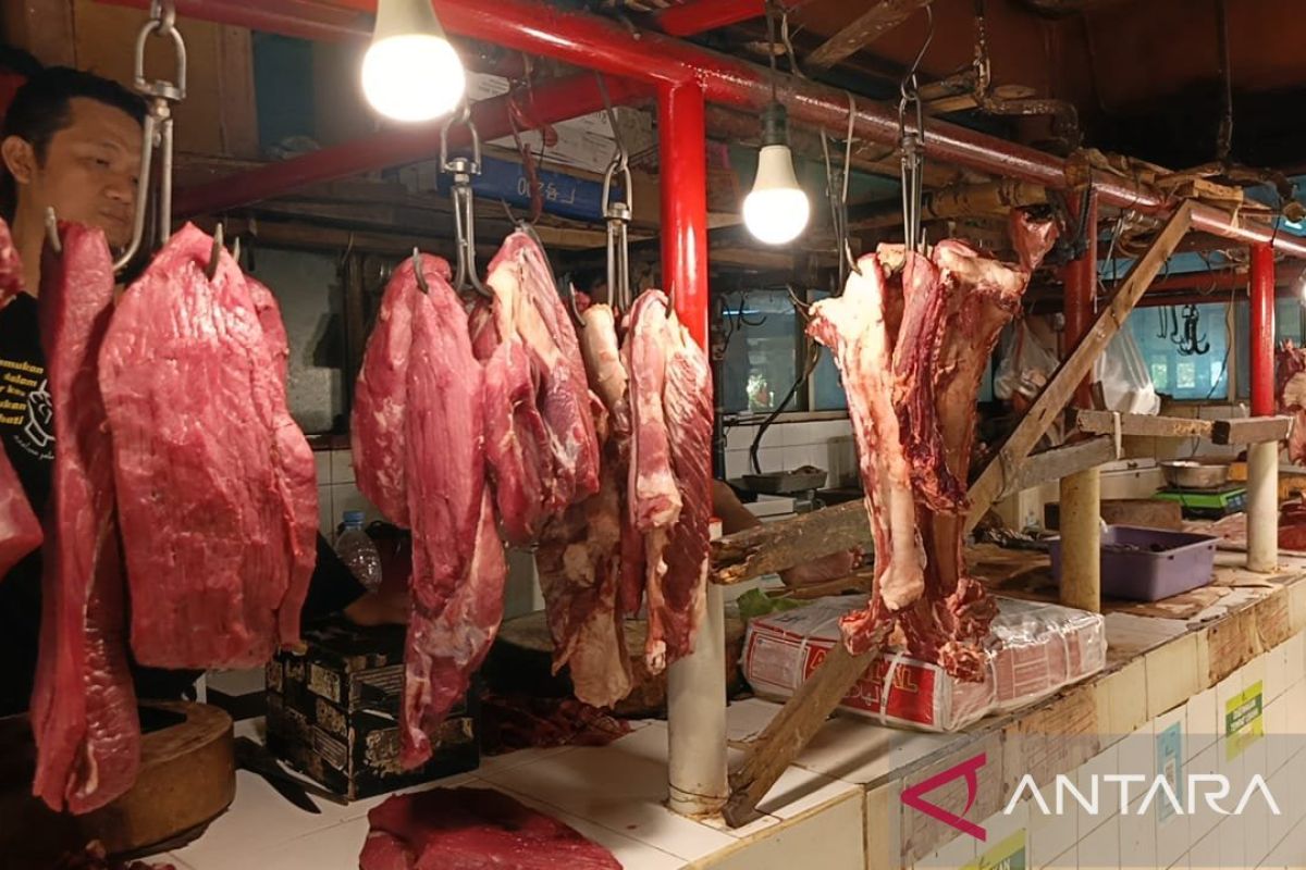 Three Days Before Eid, Beef Prices in West Jakarta Reach Rp160,000 per Kilogram