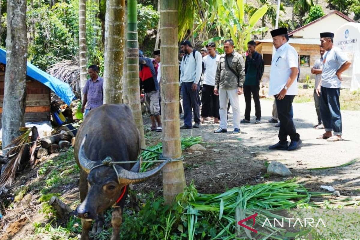 Thousands of Nagan Raya flood victims receive meat aid from President