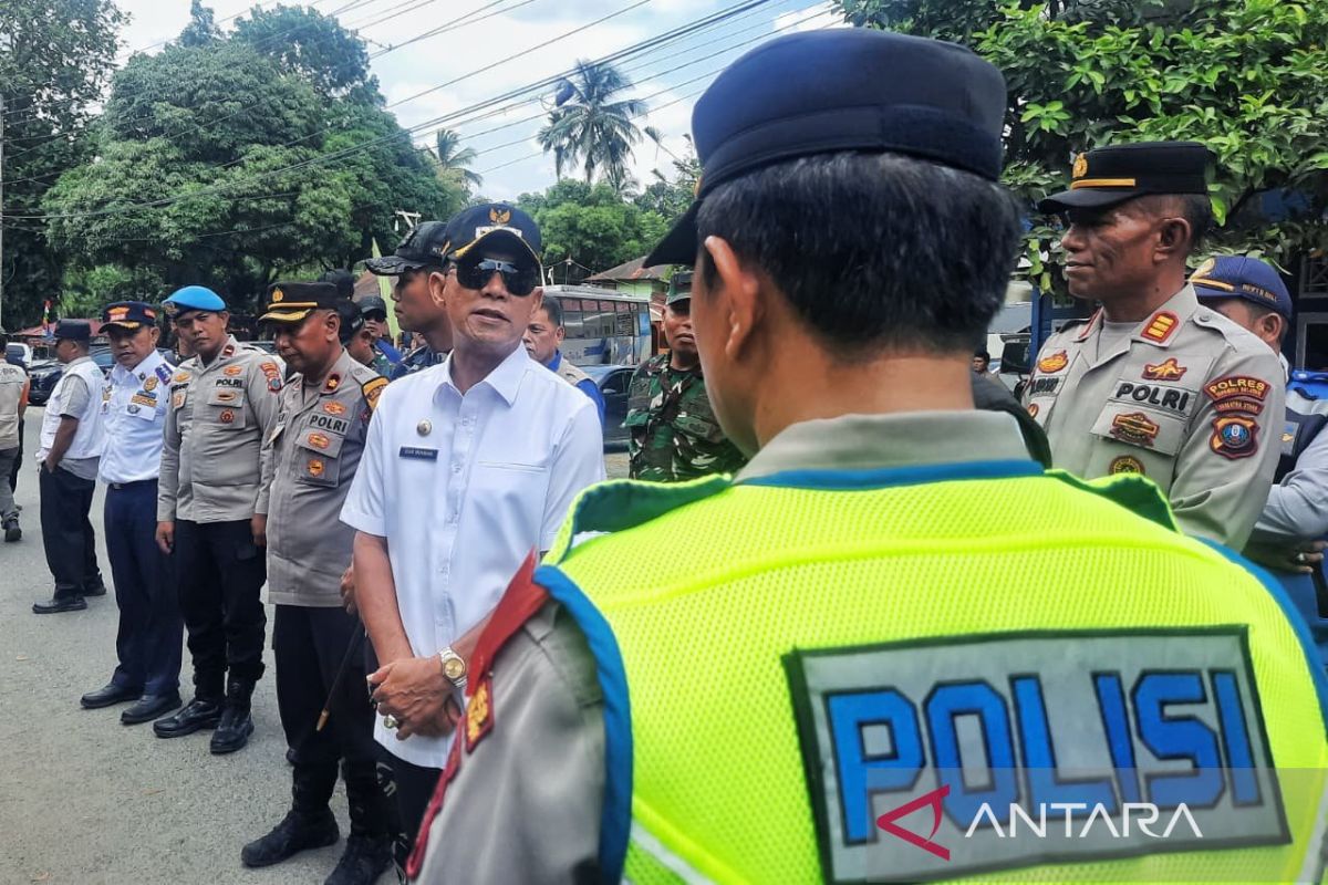 Tapanuli Selatan Regent urges holiday travellers to utilise Eid rest posts