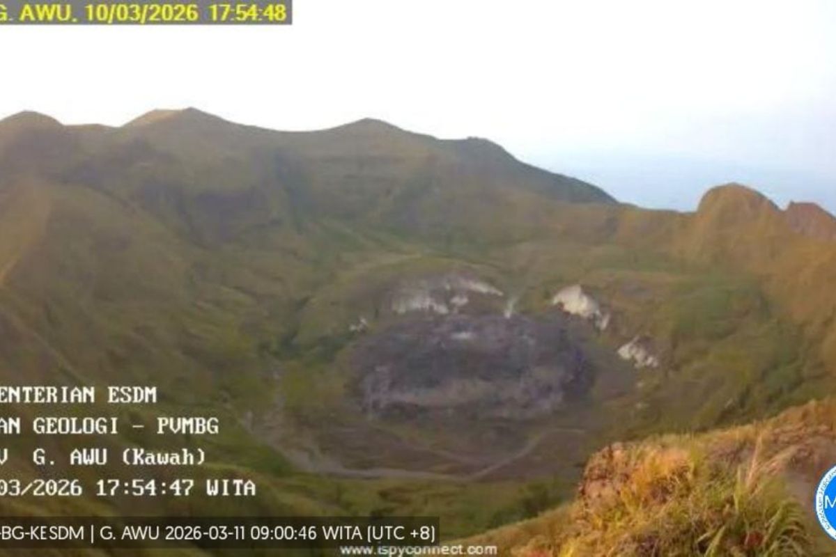 Public Urged Not to Enter Danger Radius of Mount Awu