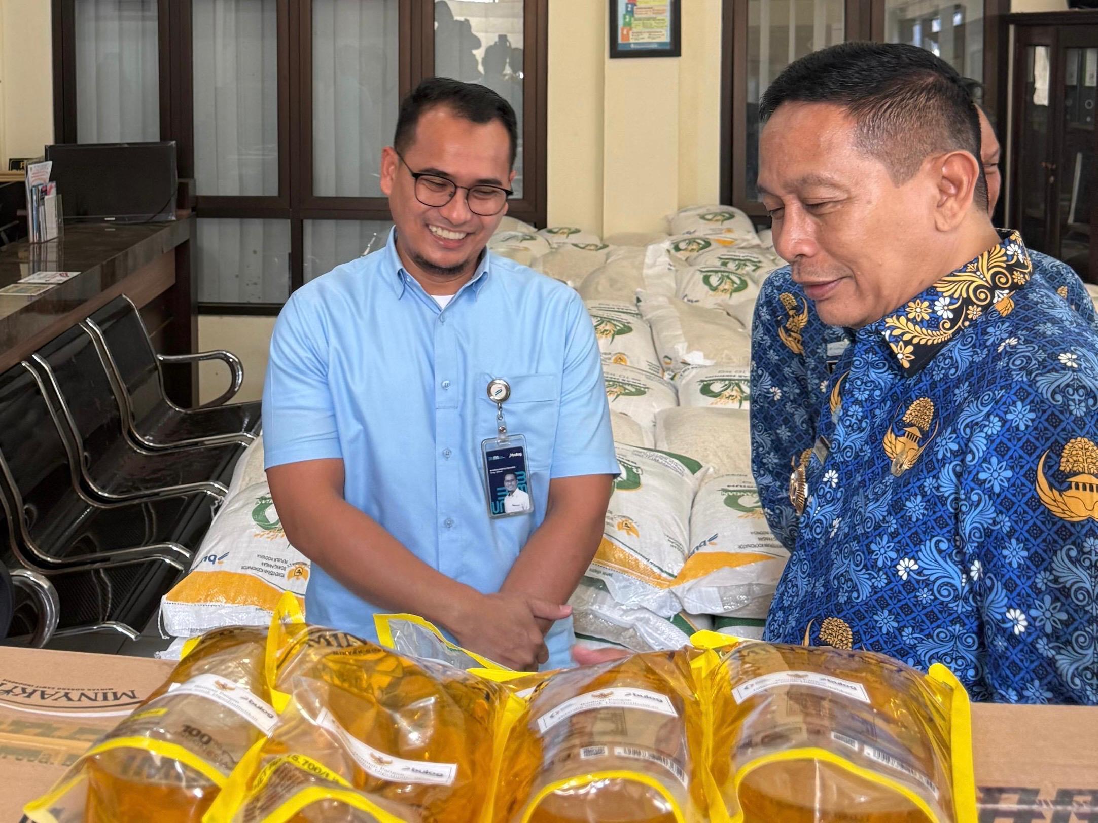 Bulog Malang Distributes 12.47 Million Kg of Rice to 623,725 Food Assistance Recipients