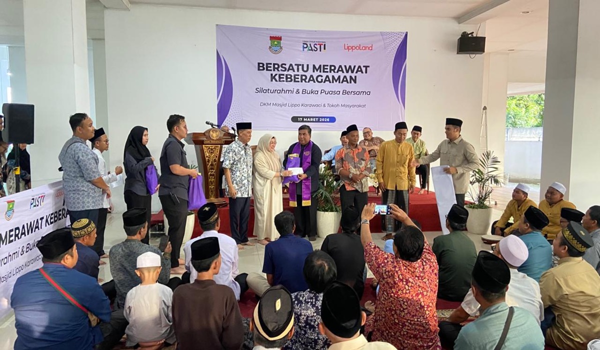 Nurturing Diversity: Interfaith Leaders Host Joint Iftar at Lippo Karawaci Mosque