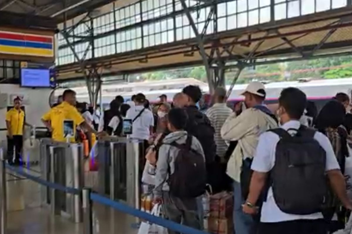 280,000 Train Passengers from Jakarta Utilise 30% Fare Discount