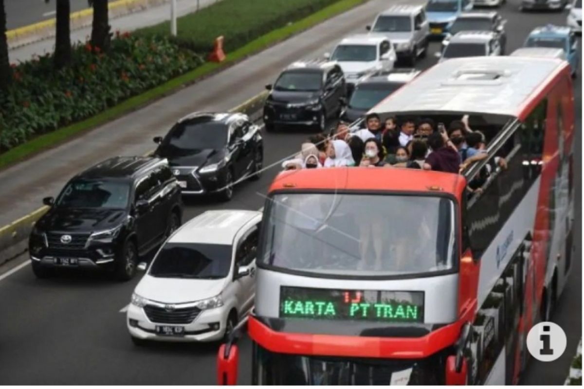 Transjakarta Prepares Open-Top Buses for Enjoying Lebaran